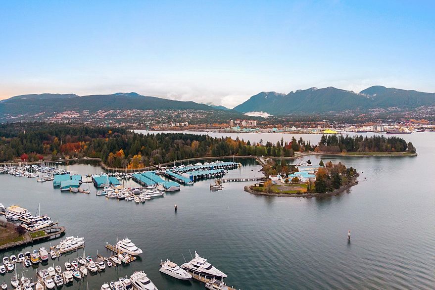 807 1211 Melville Street