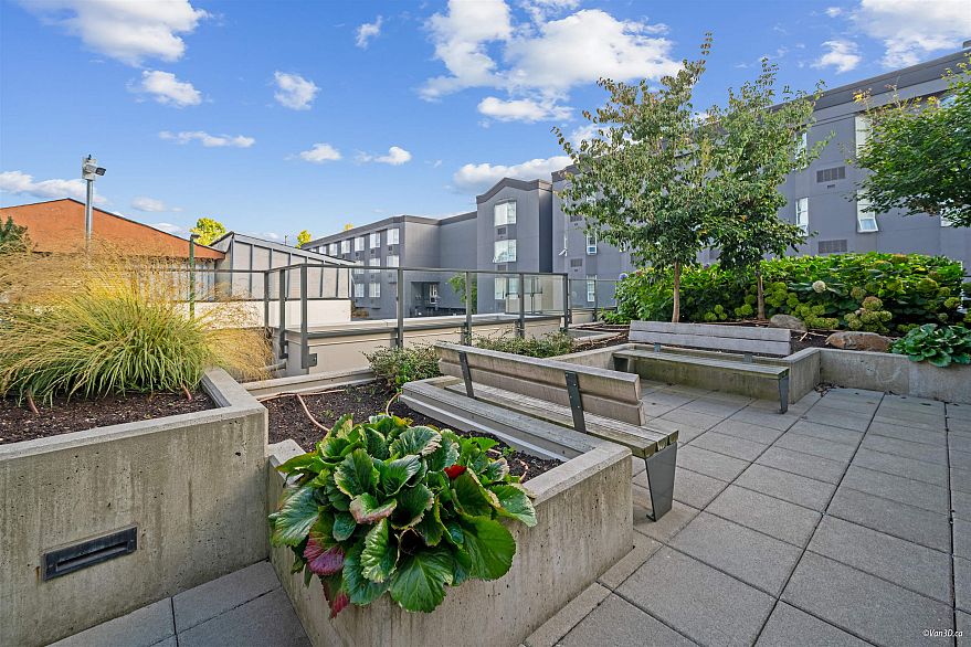 401 8888 Osler Street