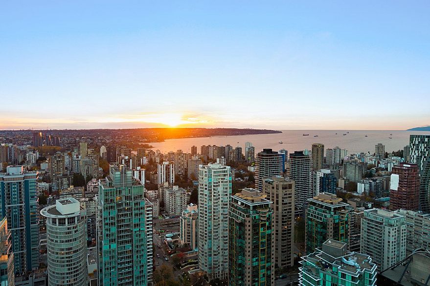 807 1211 Melville Street