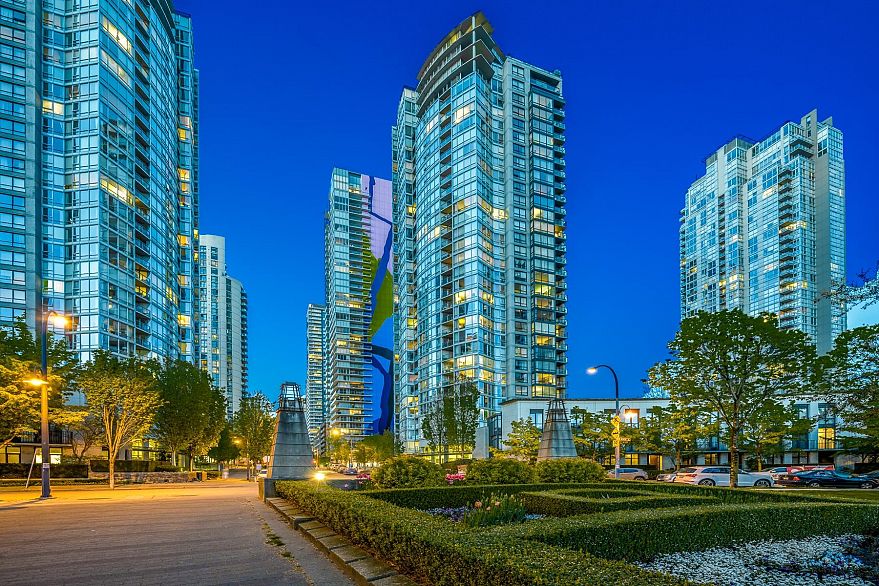 2306 1438 Richards Street