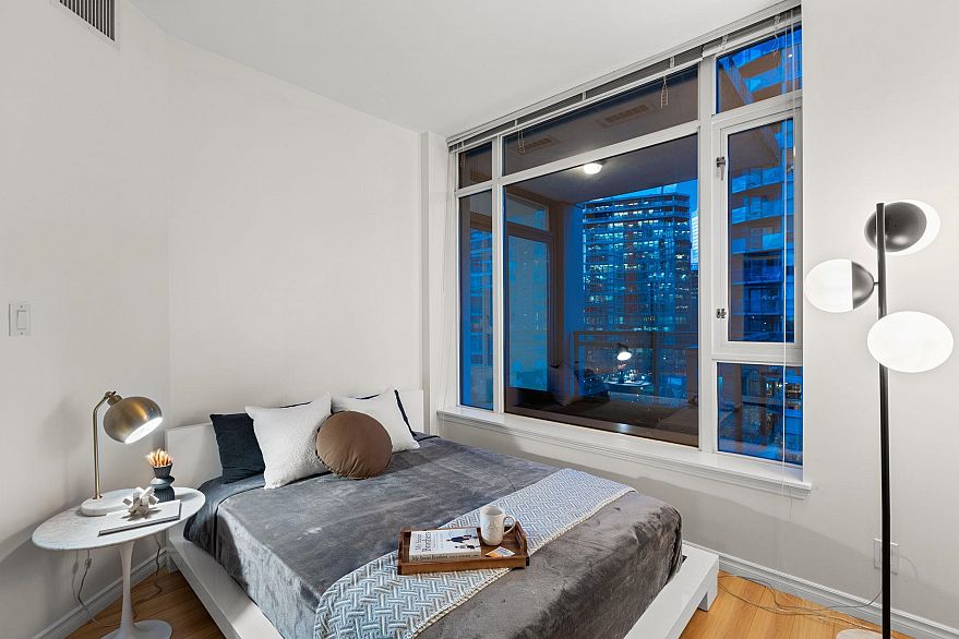 807 1211 Melville Street