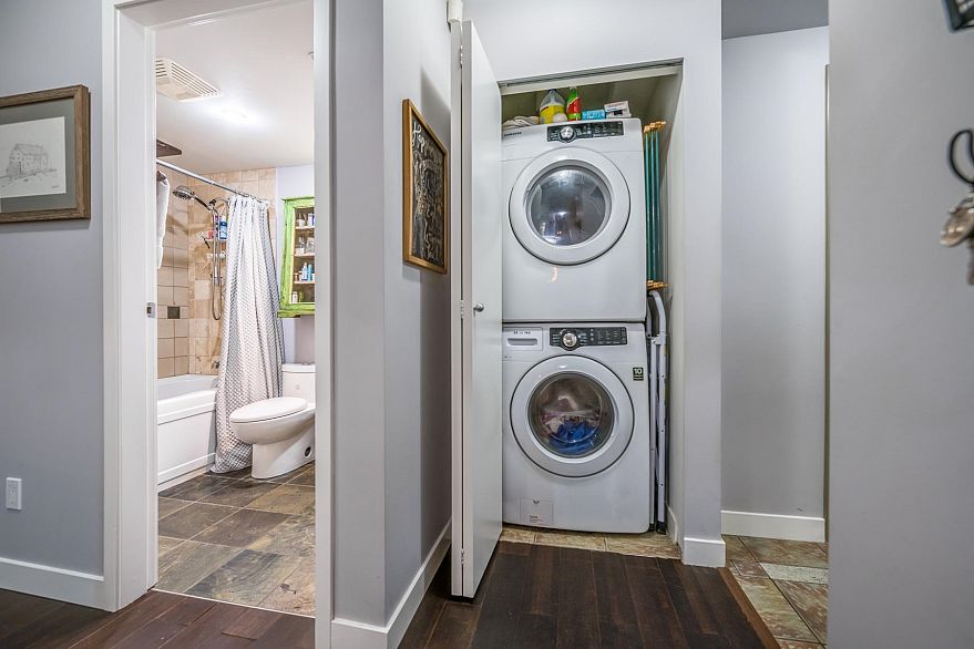 2306 1438 Richards Street