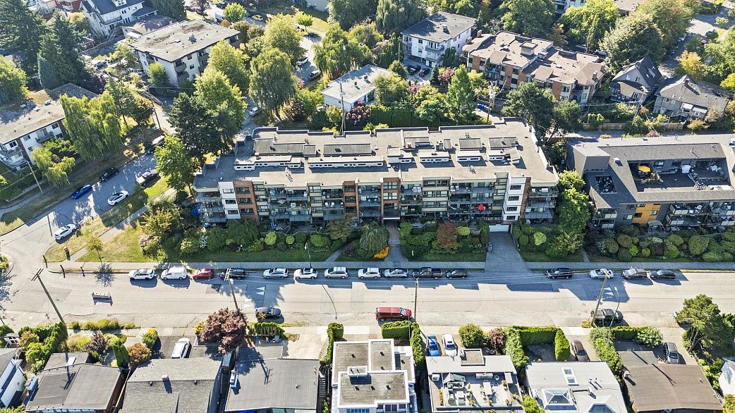 302 2366 Wall Street