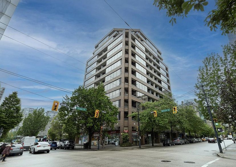 702 1010 Howe Street