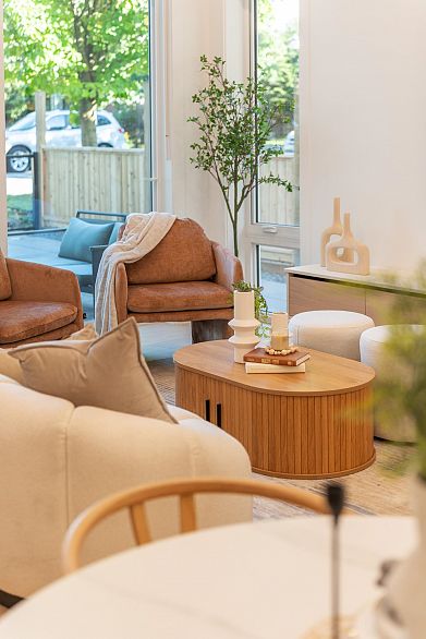 1 6933 Prince Edward Street