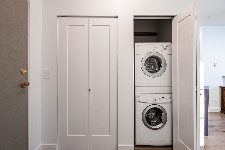 304 1928 Nelson Street