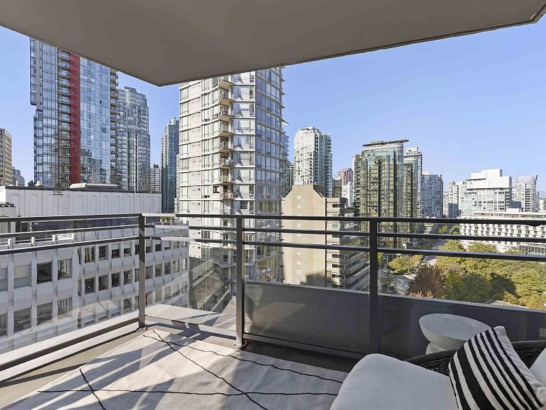 1505 1205 W Hastings Street