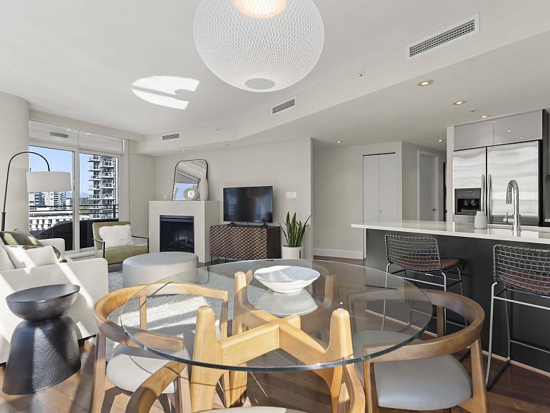 1505 1205 W Hastings Street