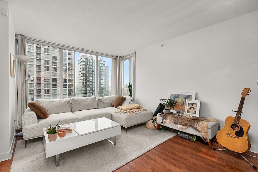 2108 1438 Richards Street