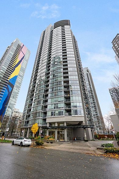 2108 1438 Richards Street