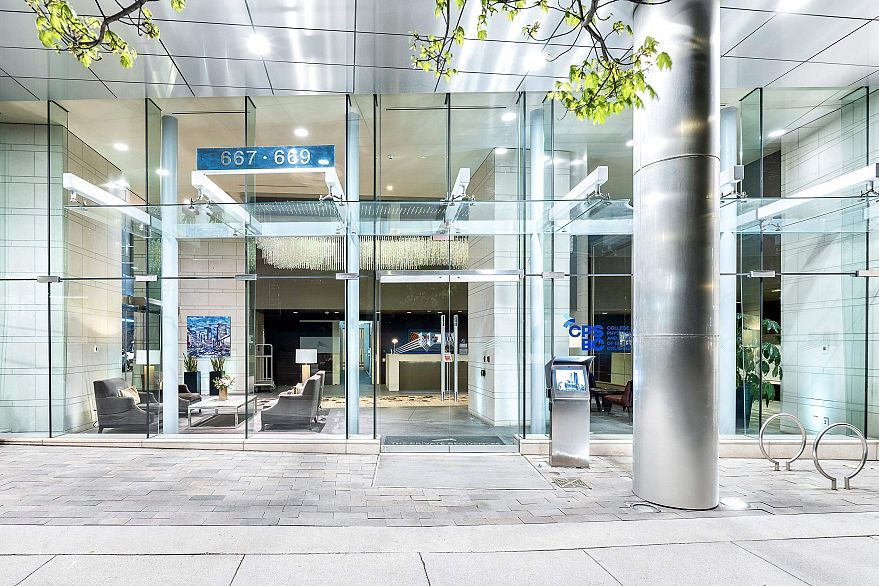 2902 667 Howe Street