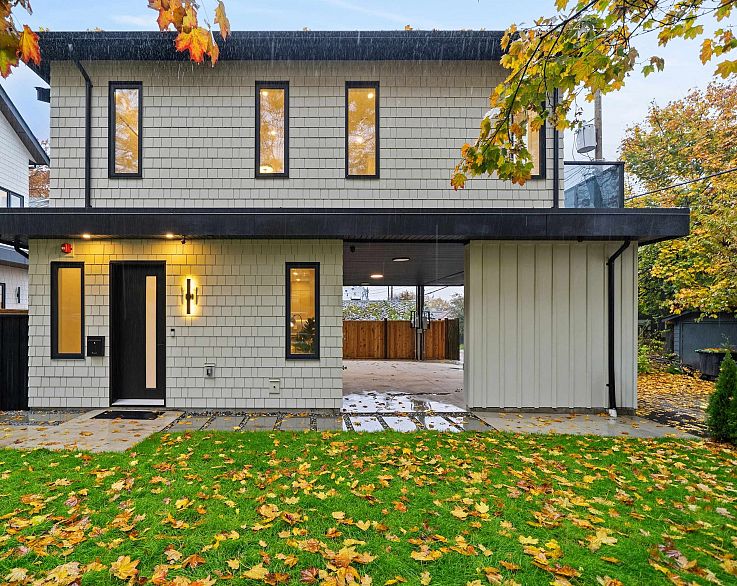 323 N Kamloops Street