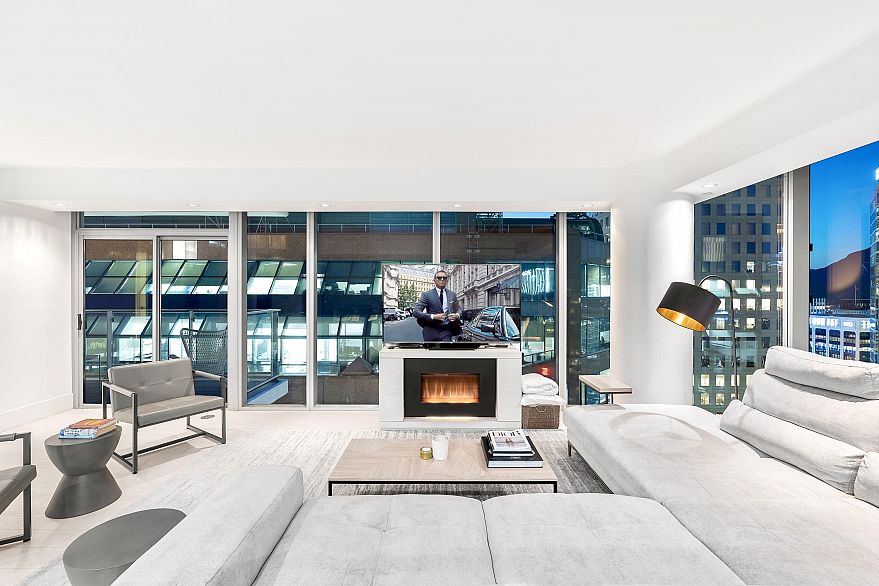 2902 667 Howe Street