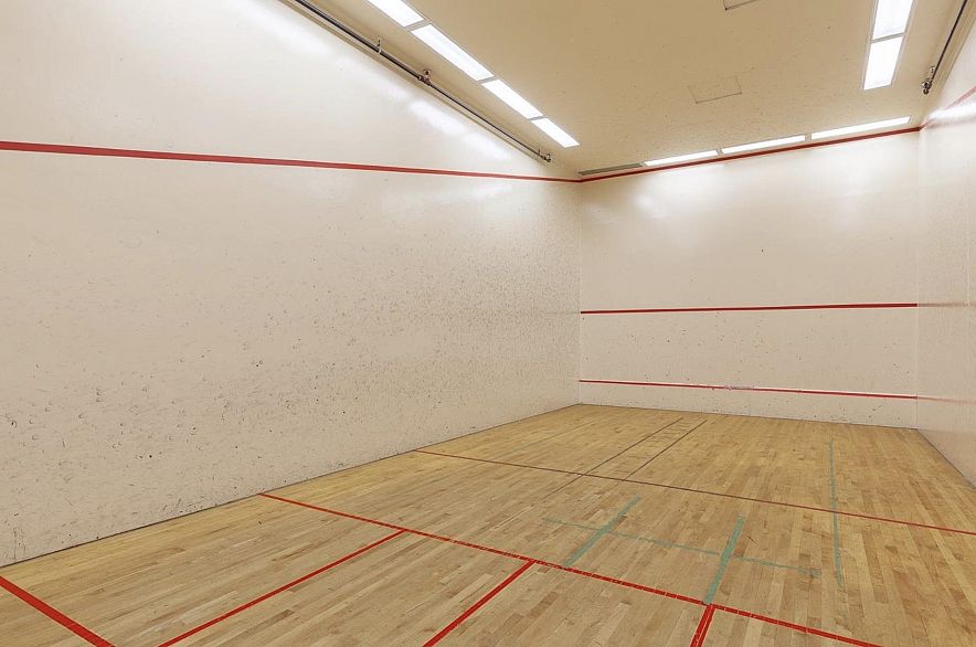 319 1500 Pendrell Street