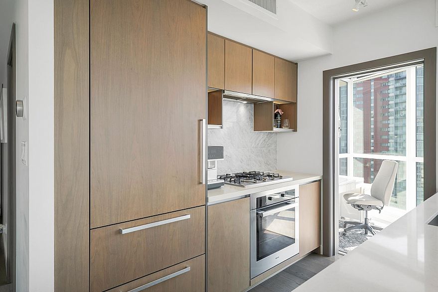 1509 68 Smithe Street