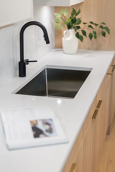 1 1937 Templeton Drive