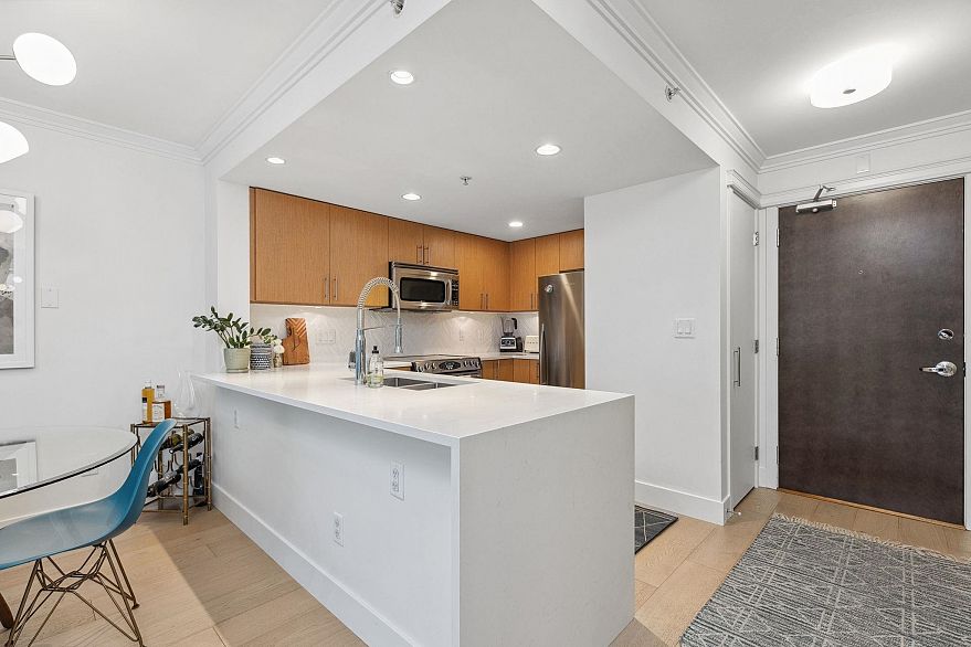 507 125 Milross Avenue