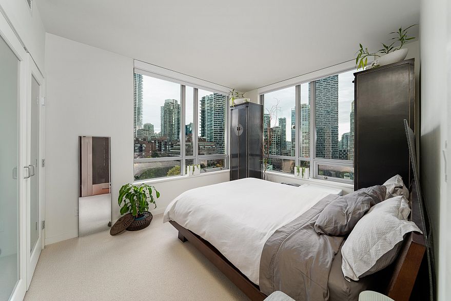 1506 1005 Beach Avenue