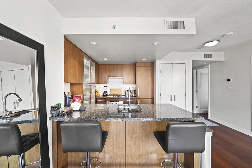 1708 1055 Richards Street