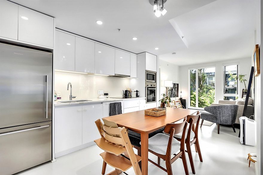 303 2239 W 7th Avenue