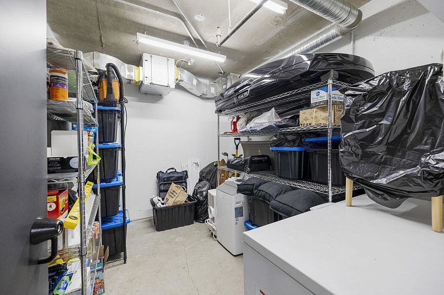 211 1961 Collingwood Street