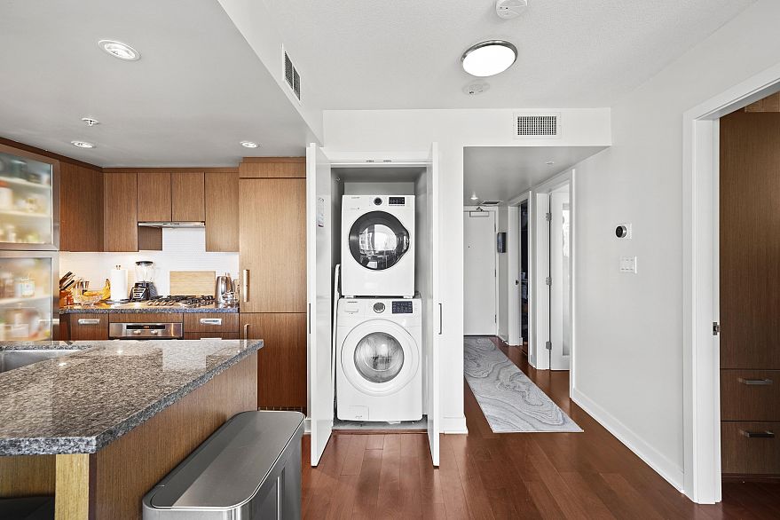 1708 1055 Richards Street