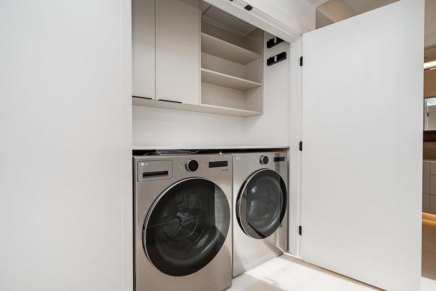 2 2460 Adanac Street