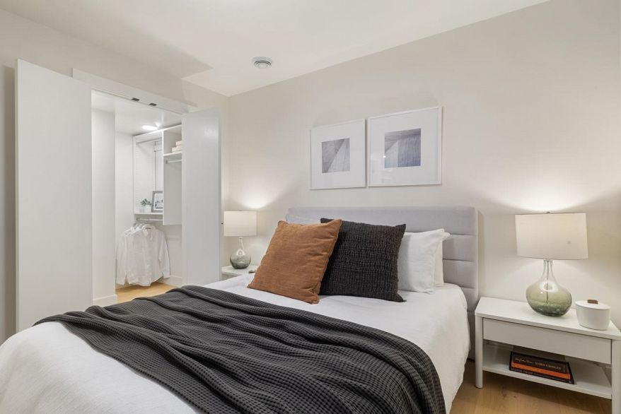 1 1937 Templeton Drive