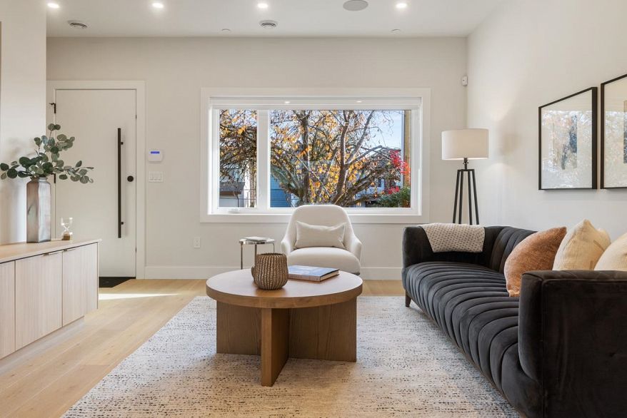 2 1937 Templeton Drive