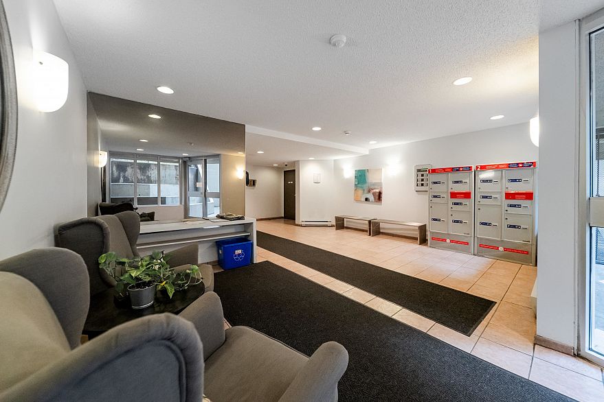 311 1040 Pacific Street