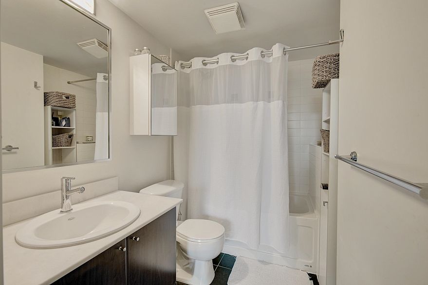 1303 938 Smithe Street