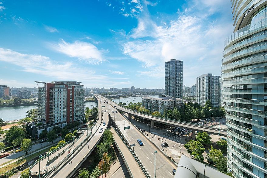 1509 68 Smithe Street