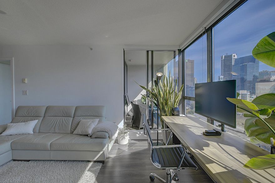 1303 938 Smithe Street