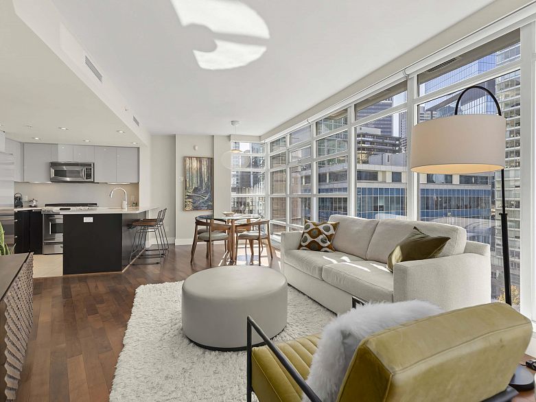 1505 1205 W Hastings Street