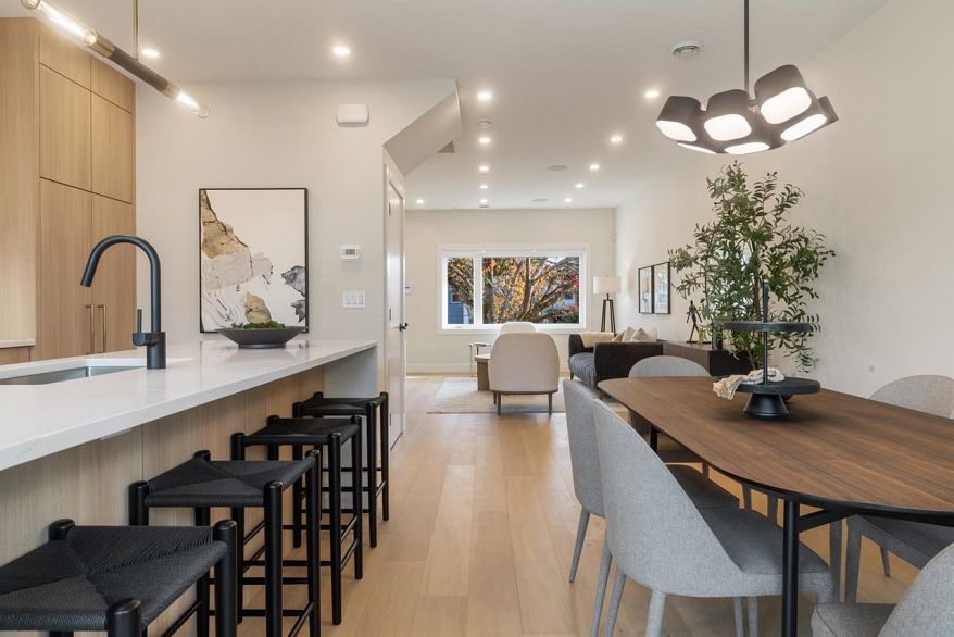 2 1937 Templeton Drive