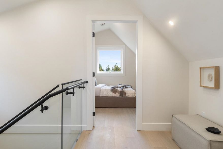 2 1937 Templeton Drive