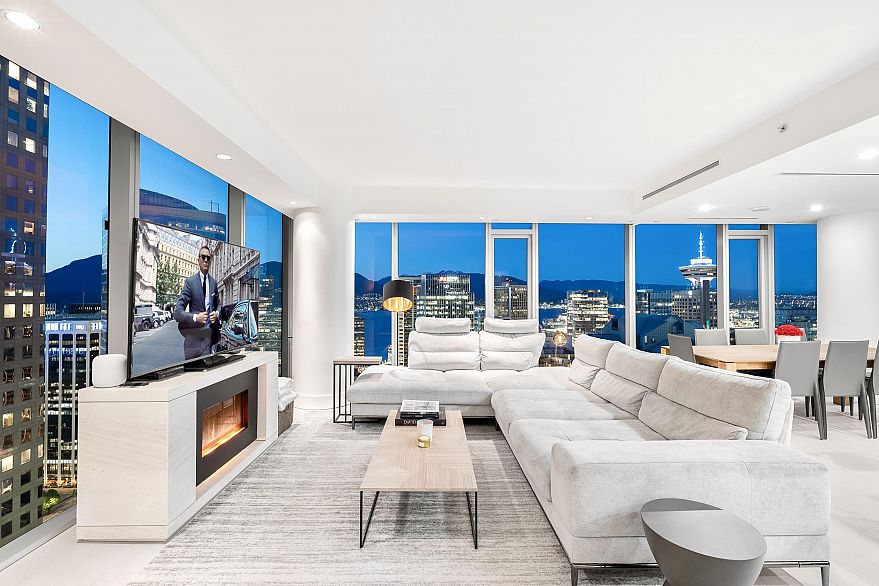 2902 667 Howe Street