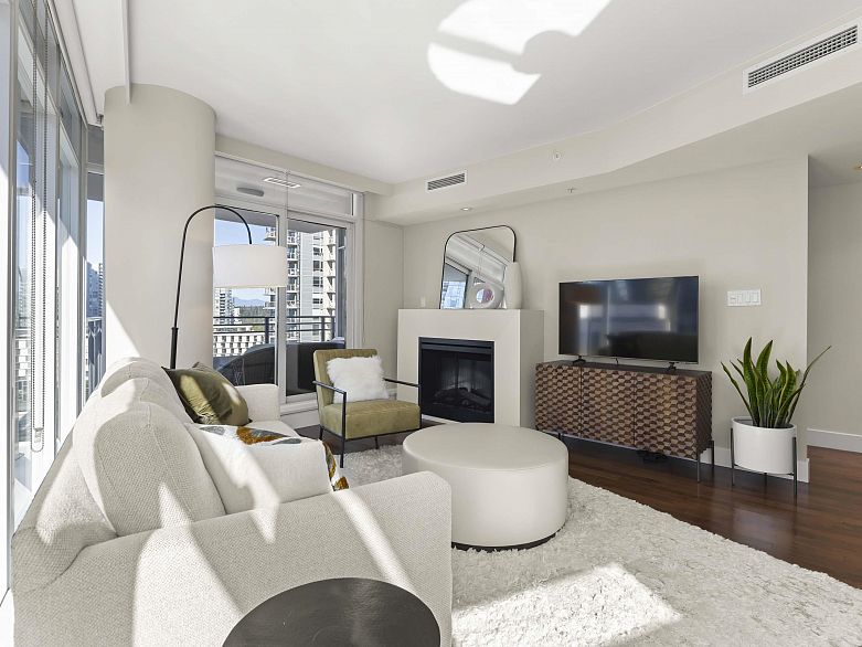 1505 1205 W Hastings Street