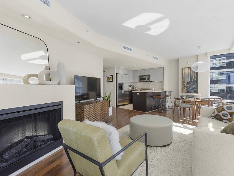 1505 1205 W Hastings Street