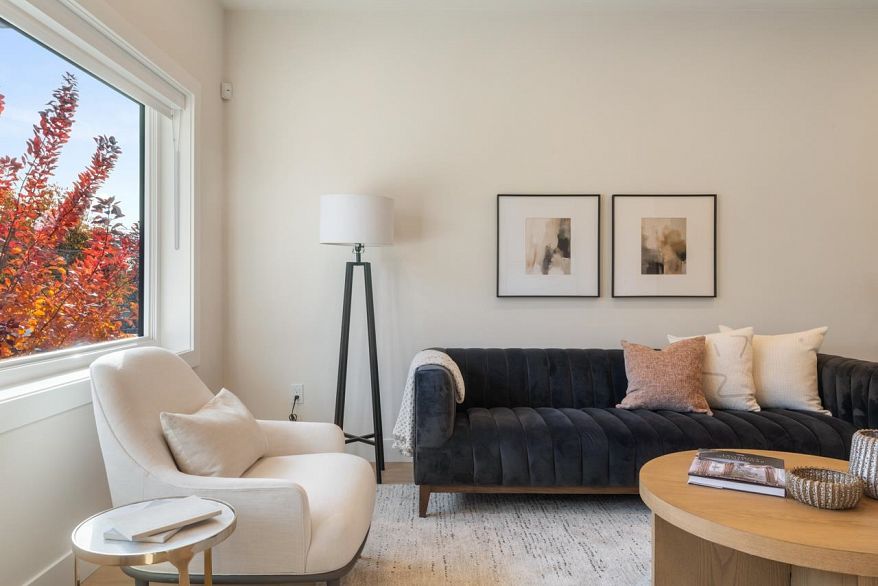 2 1937 Templeton Drive