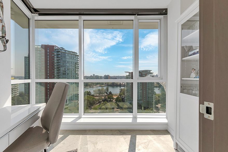 1509 68 Smithe Street