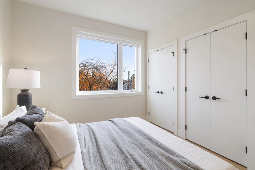 2 1937 Templeton Drive