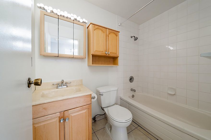 311 1040 Pacific Street