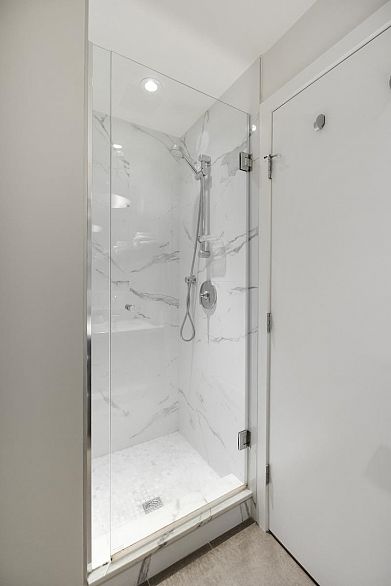 211 1961 Collingwood Street