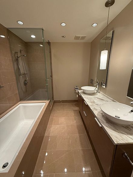 4005 1111 Alberni Street