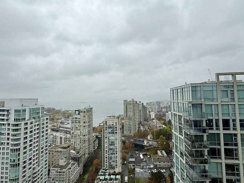 3605 1480 Howe Street