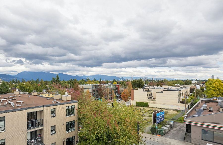 311 3727 W 10th Avenue