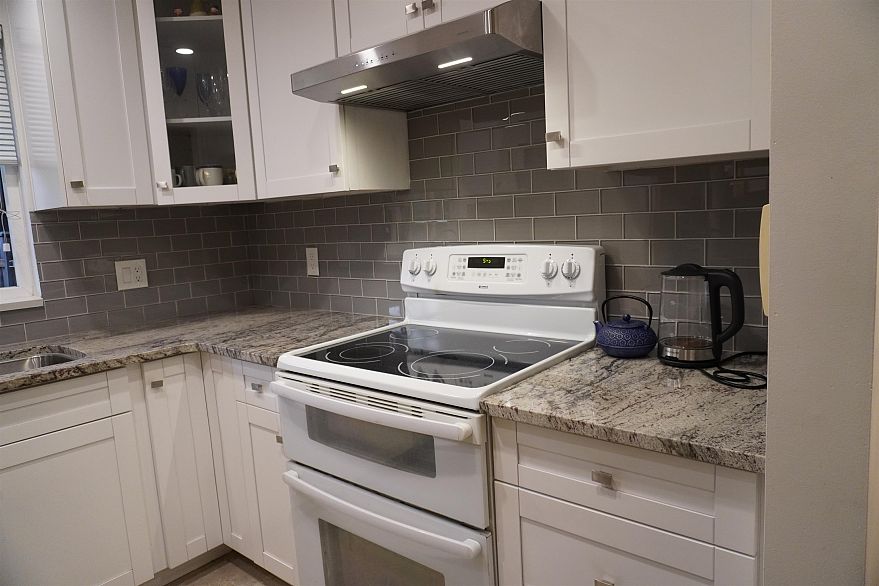 106 1868 E 11th Avenue