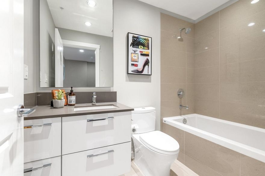 605 3487 Binning Road