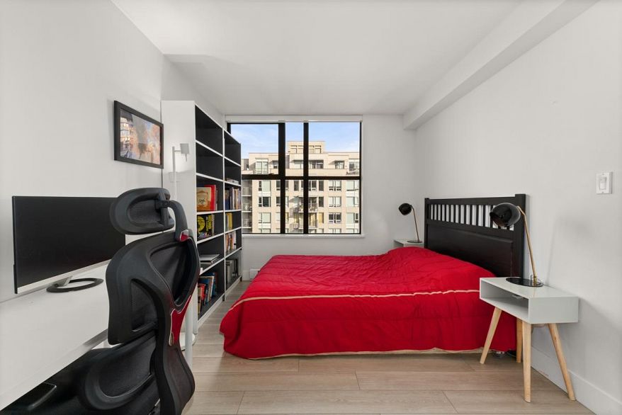 1902 989 Beatty Street